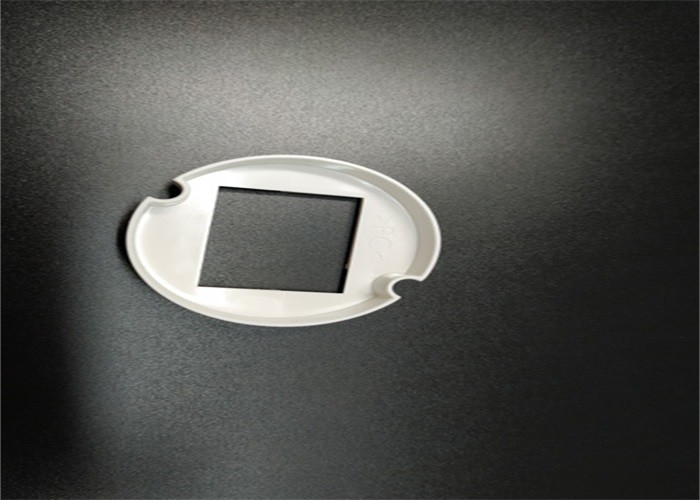 設計/顧客用OEM/ODM 2.1MMの厚さのカバー米を絶縁する光学射出成形LEDの街灯